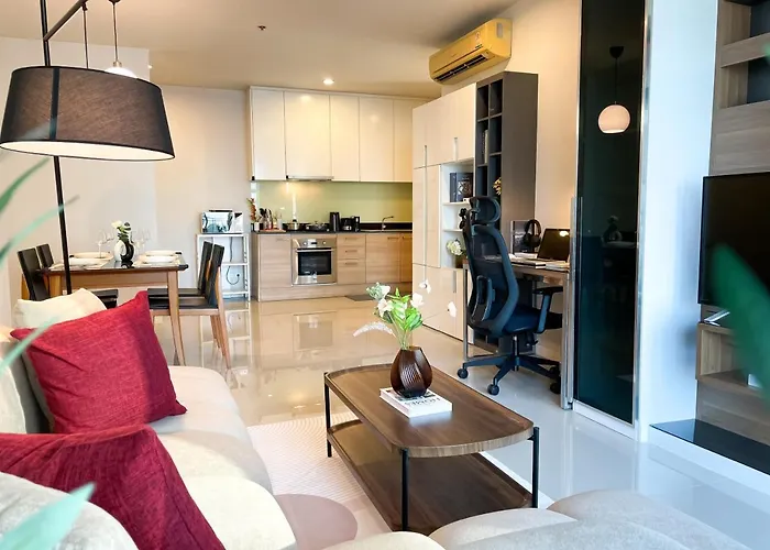 Near Bts L Large 98 Sqm L Pool&sauna * Bangkok