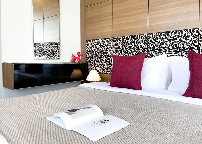 Near Bts L Large 98 Sqm L Pool&sauna * Bangkok