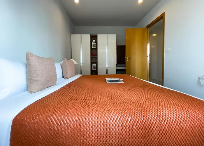 Near Bts L Large 98 Sqm L Pool&sauna Appartement *