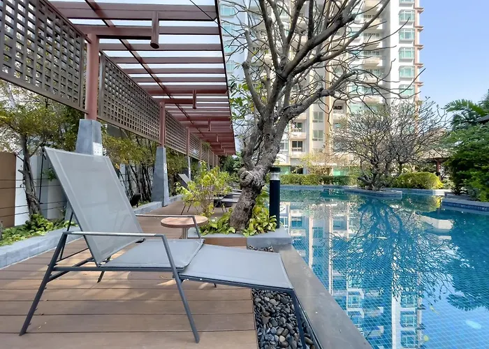 Near Bts L Large 98 Sqm L Pool&sauna * Bangkok